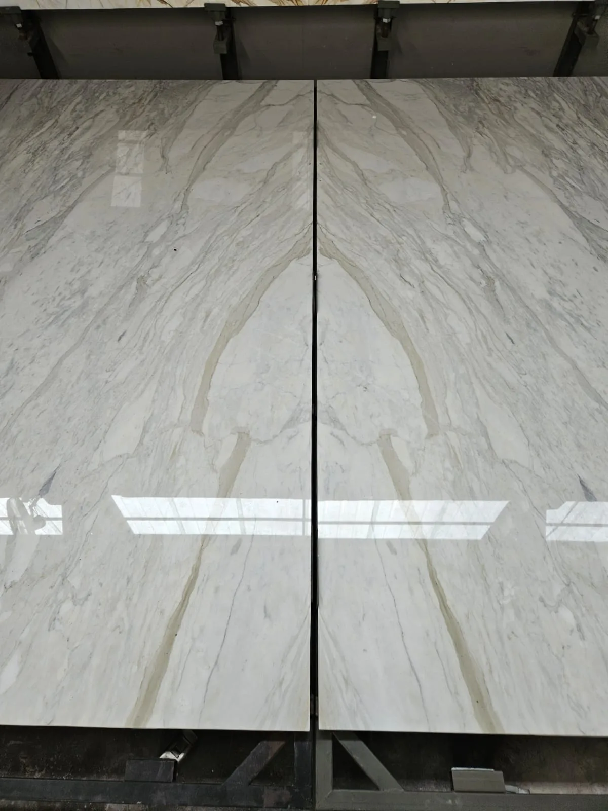 Mirabelle — material visual